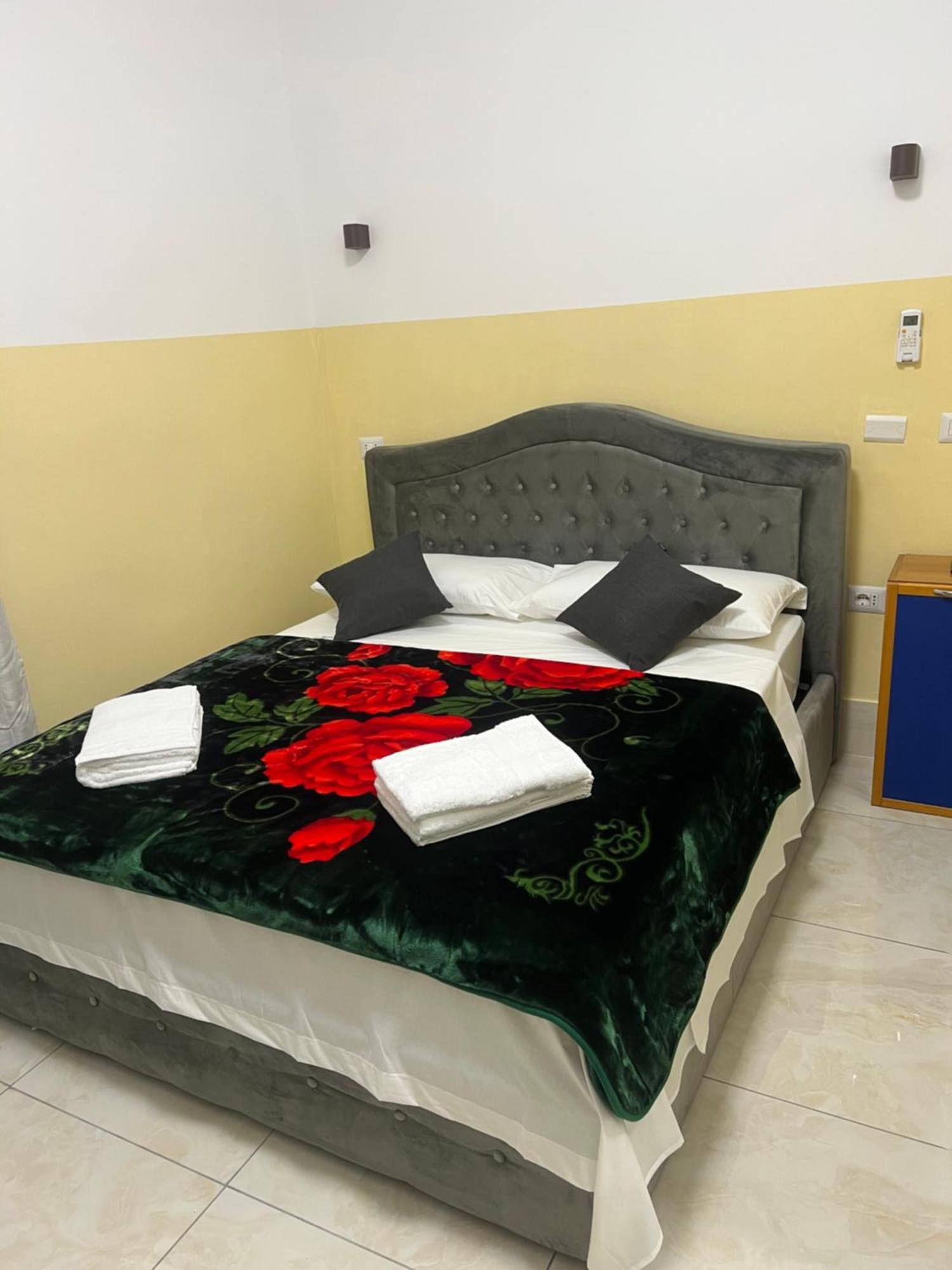 Bed and Breakfast Turati Termini Рим Екстер'єр фото