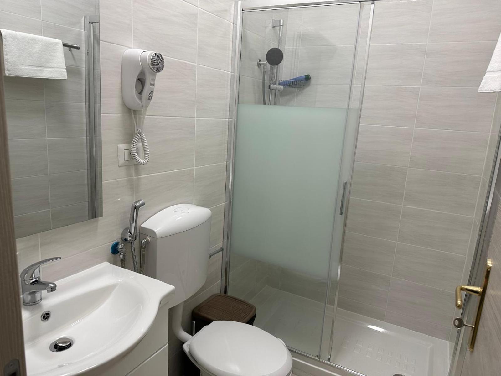 Bed and Breakfast Turati Termini Рим Екстер'єр фото